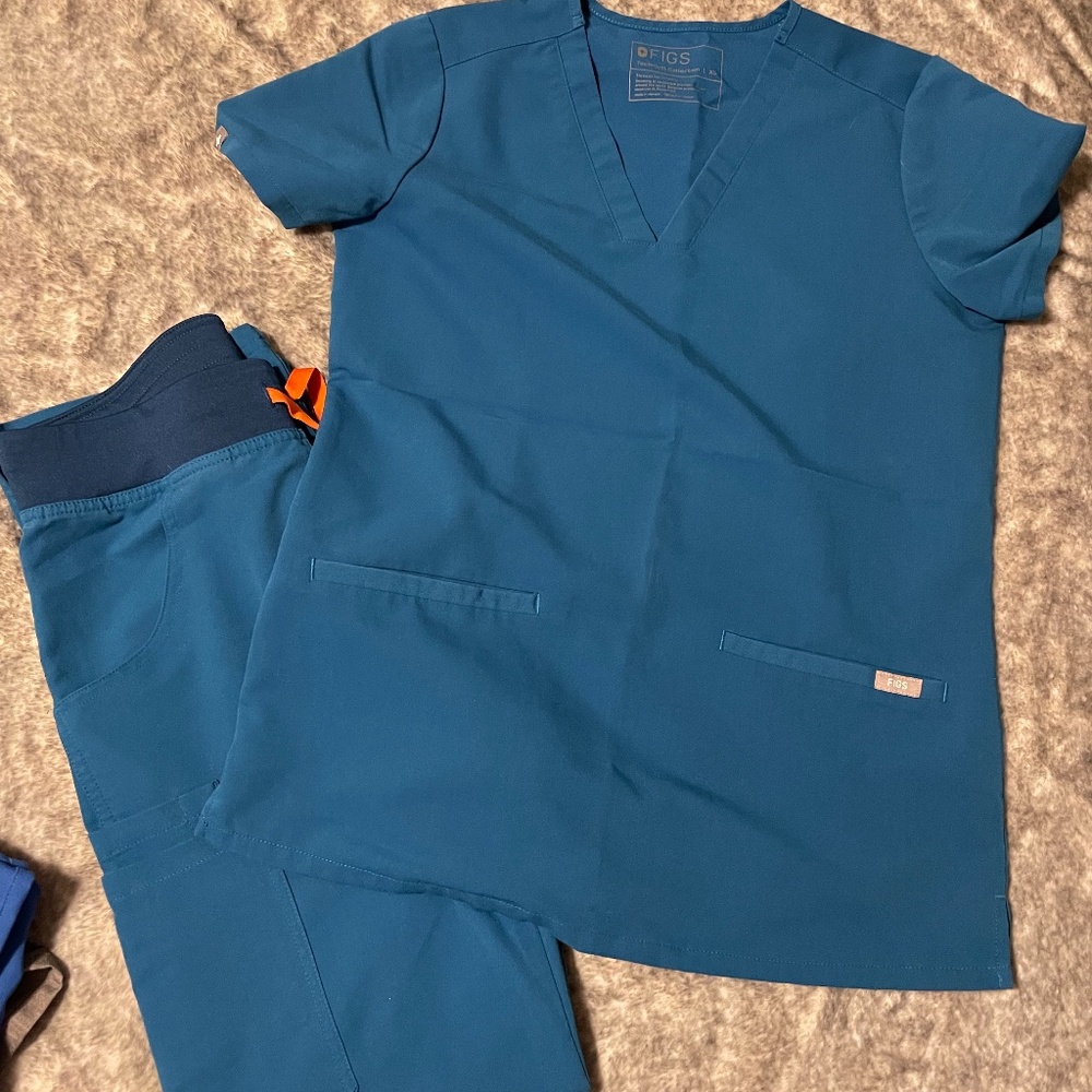 Figs scrubs